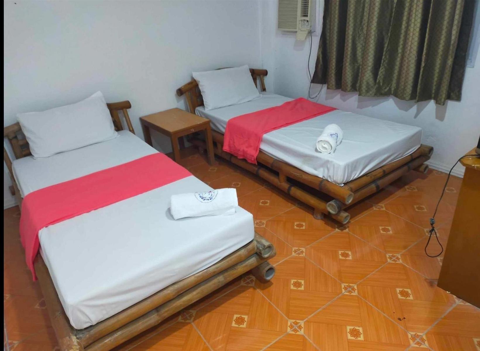 Auzone Inn Budget Hometel Daraga  Exteriör bild